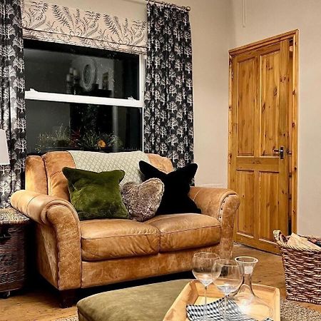6 - Central Location - Entire House - Free Parking Мертир-Тидвилл Экстерьер фото