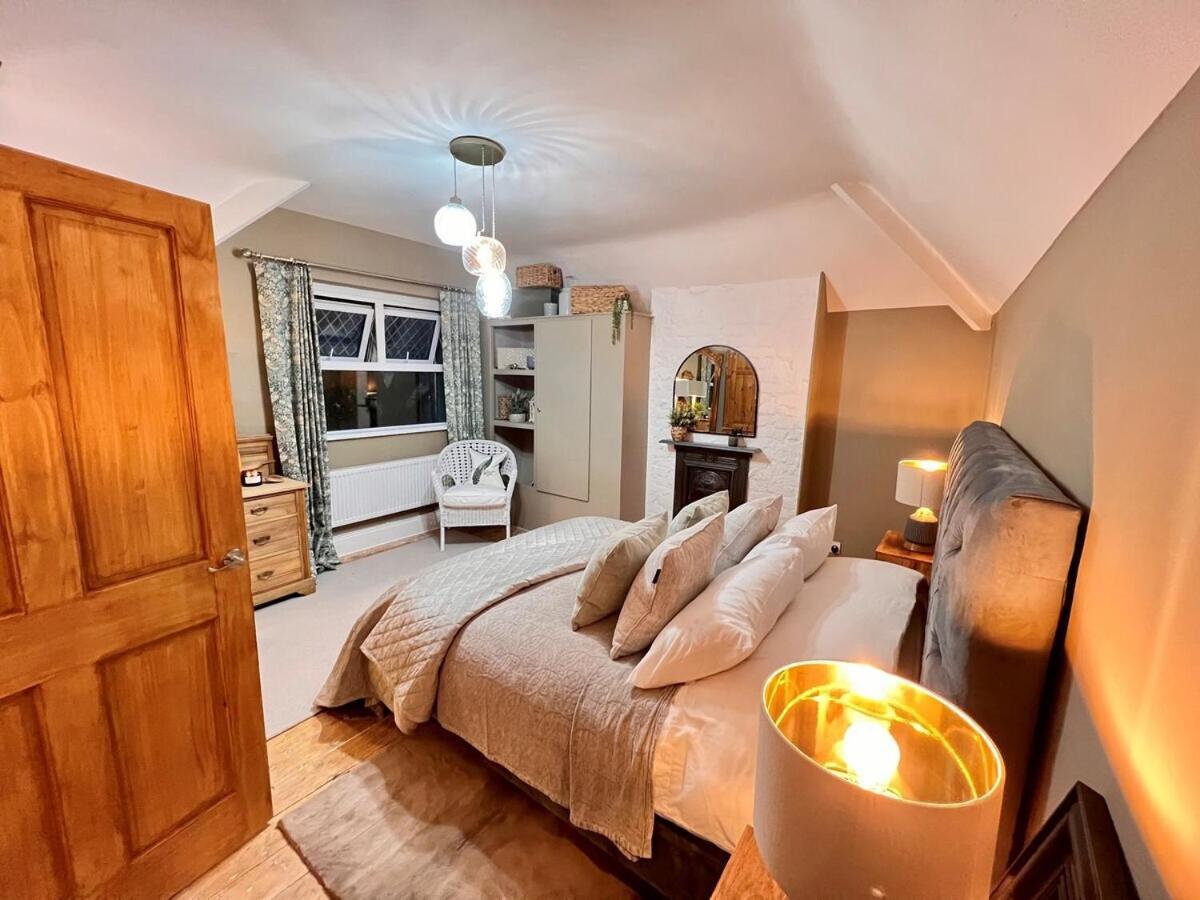 6 - Central Location - Entire House - Free Parking Мертир-Тидвилл Экстерьер фото