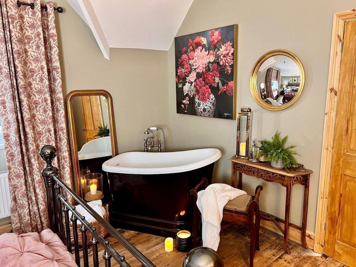 6 - Central Location - Entire House - Free Parking Мертир-Тидвилл Экстерьер фото