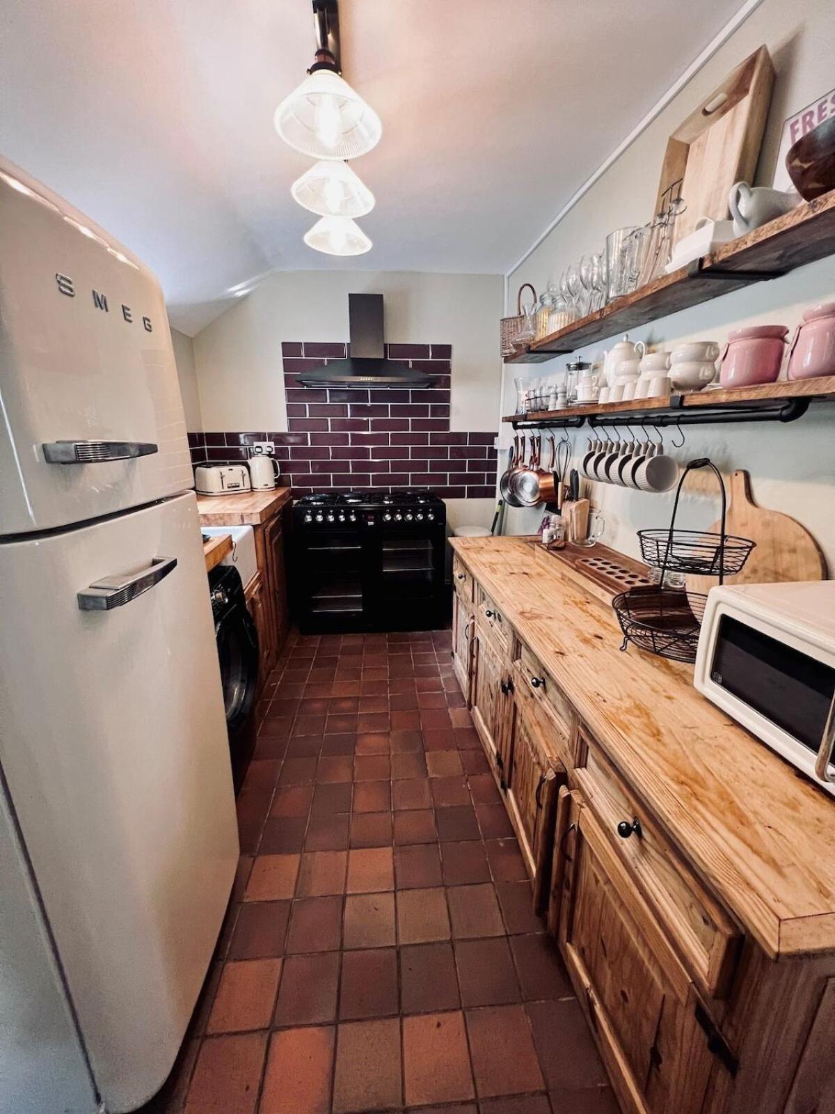 6 - Central Location - Entire House - Free Parking Мертир-Тидвилл Экстерьер фото
